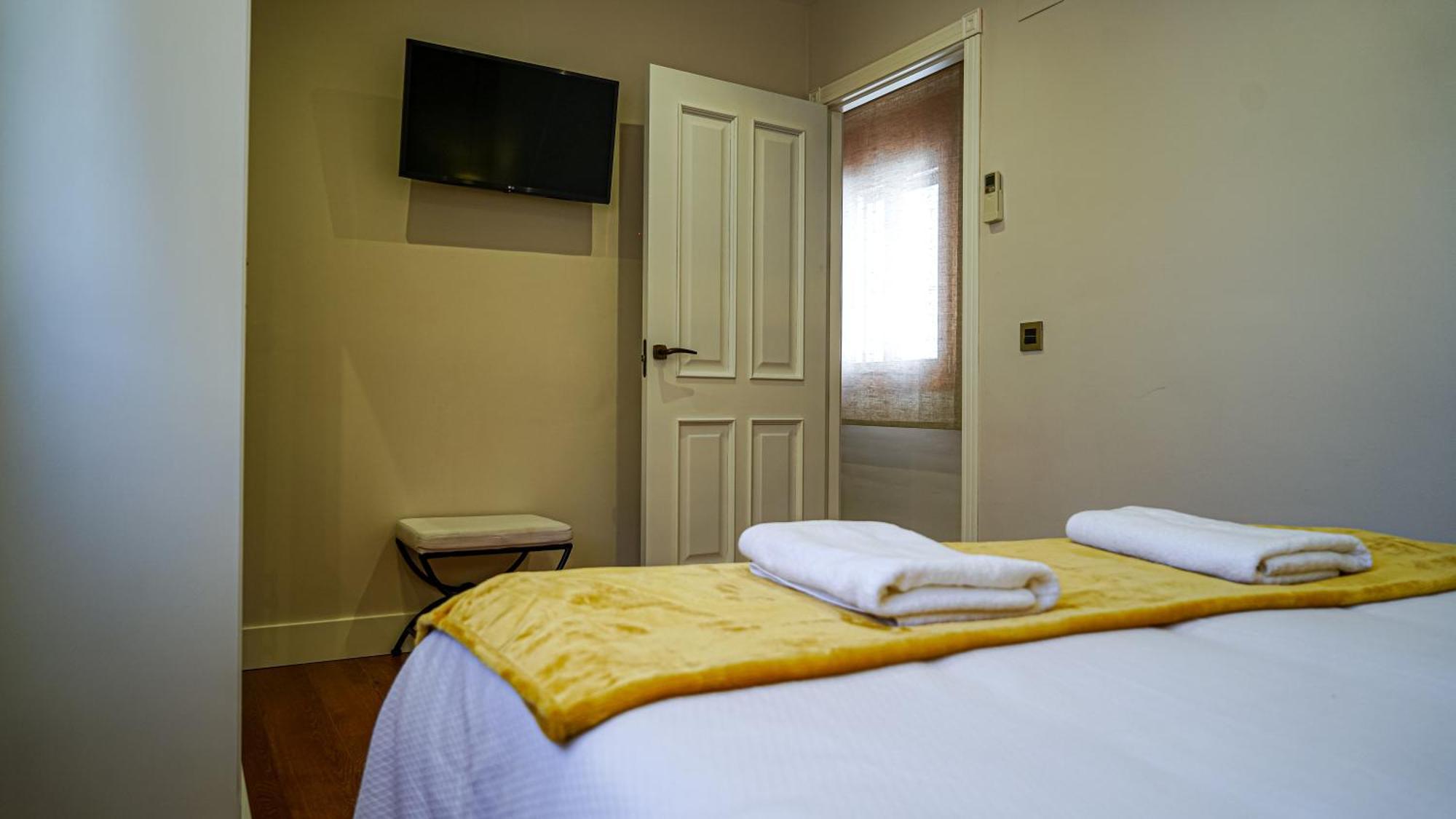 Apartamentos Puente Romano Suites Merida Bagian luar foto