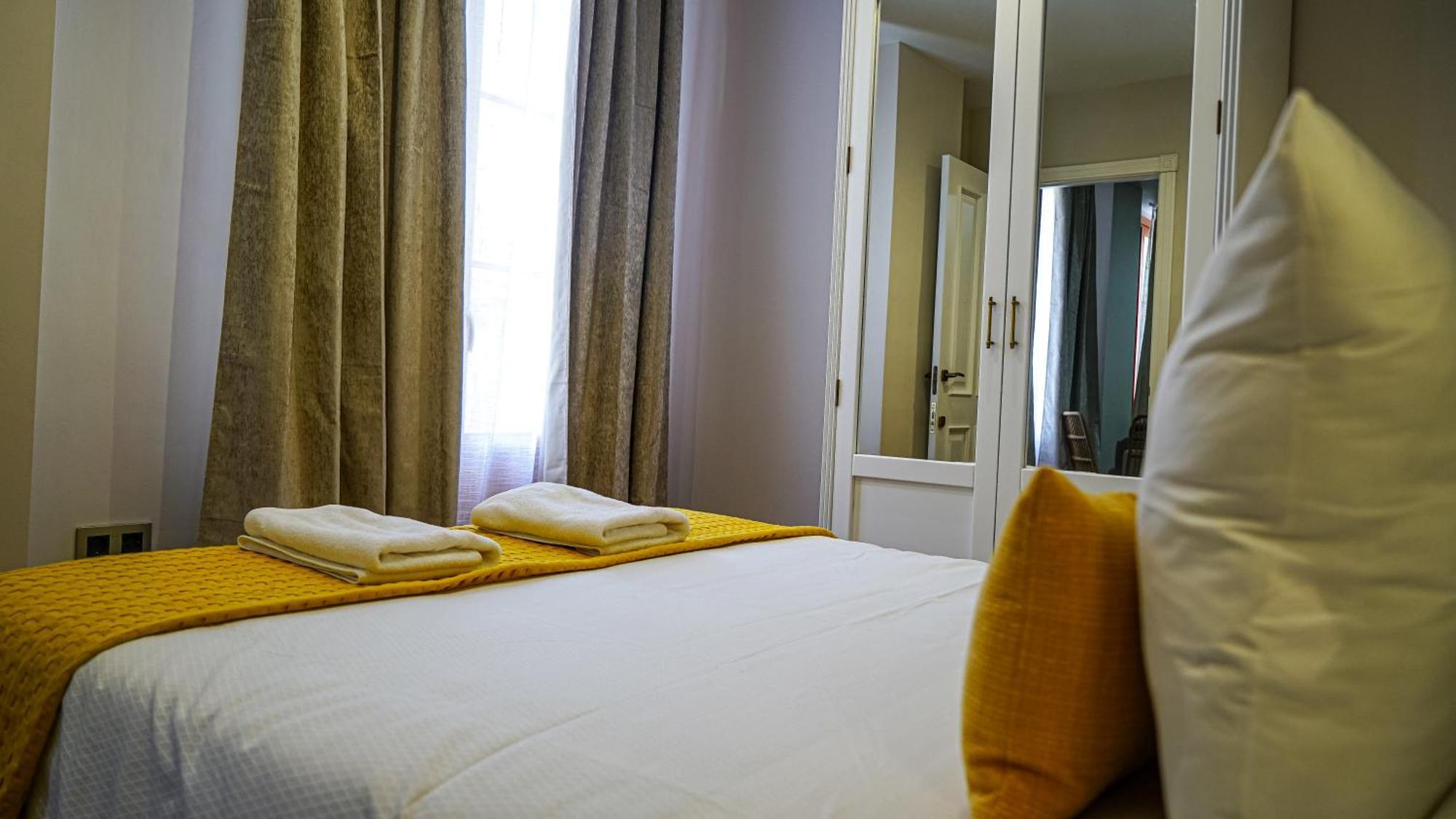 Apartamentos Puente Romano Suites Merida Bagian luar foto