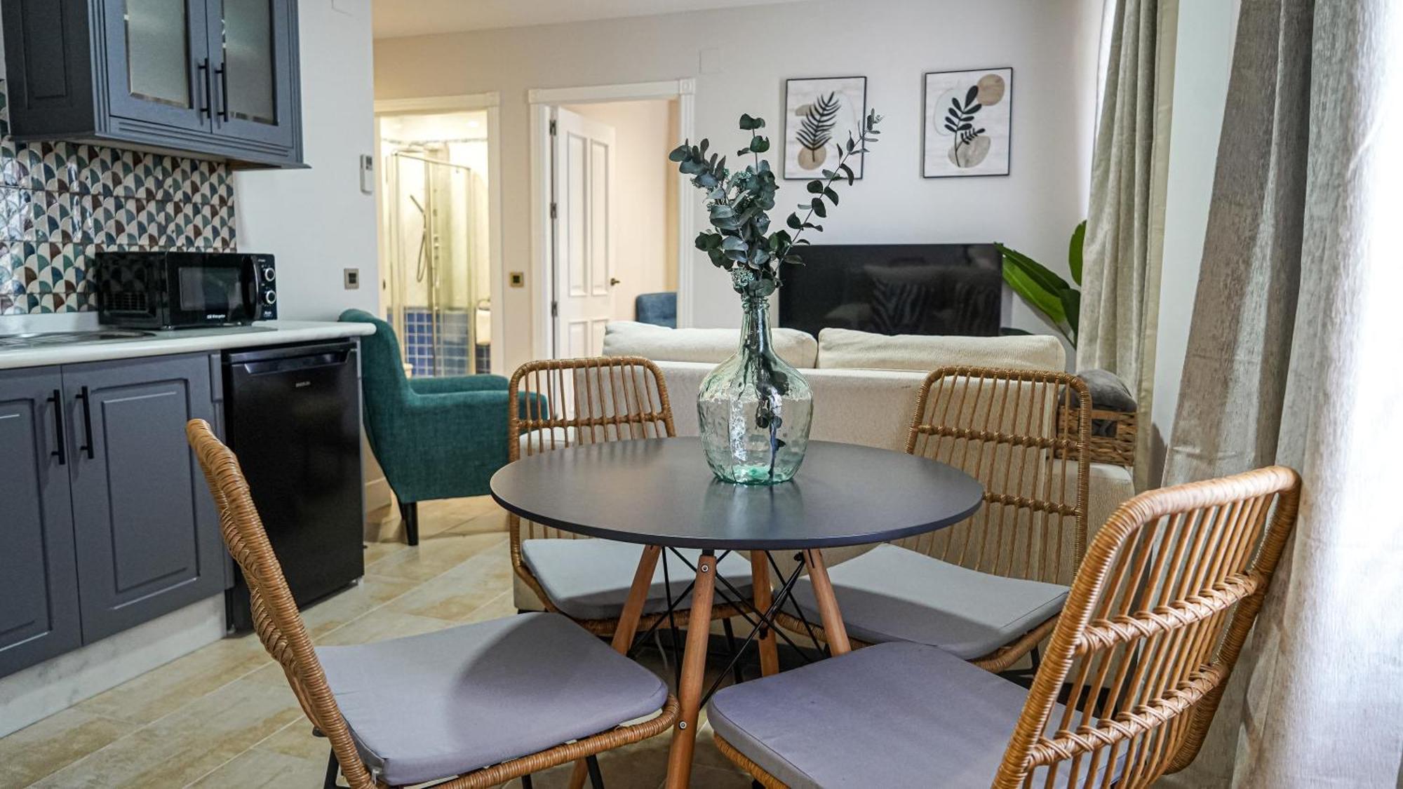 Apartamentos Puente Romano Suites Merida Bagian luar foto