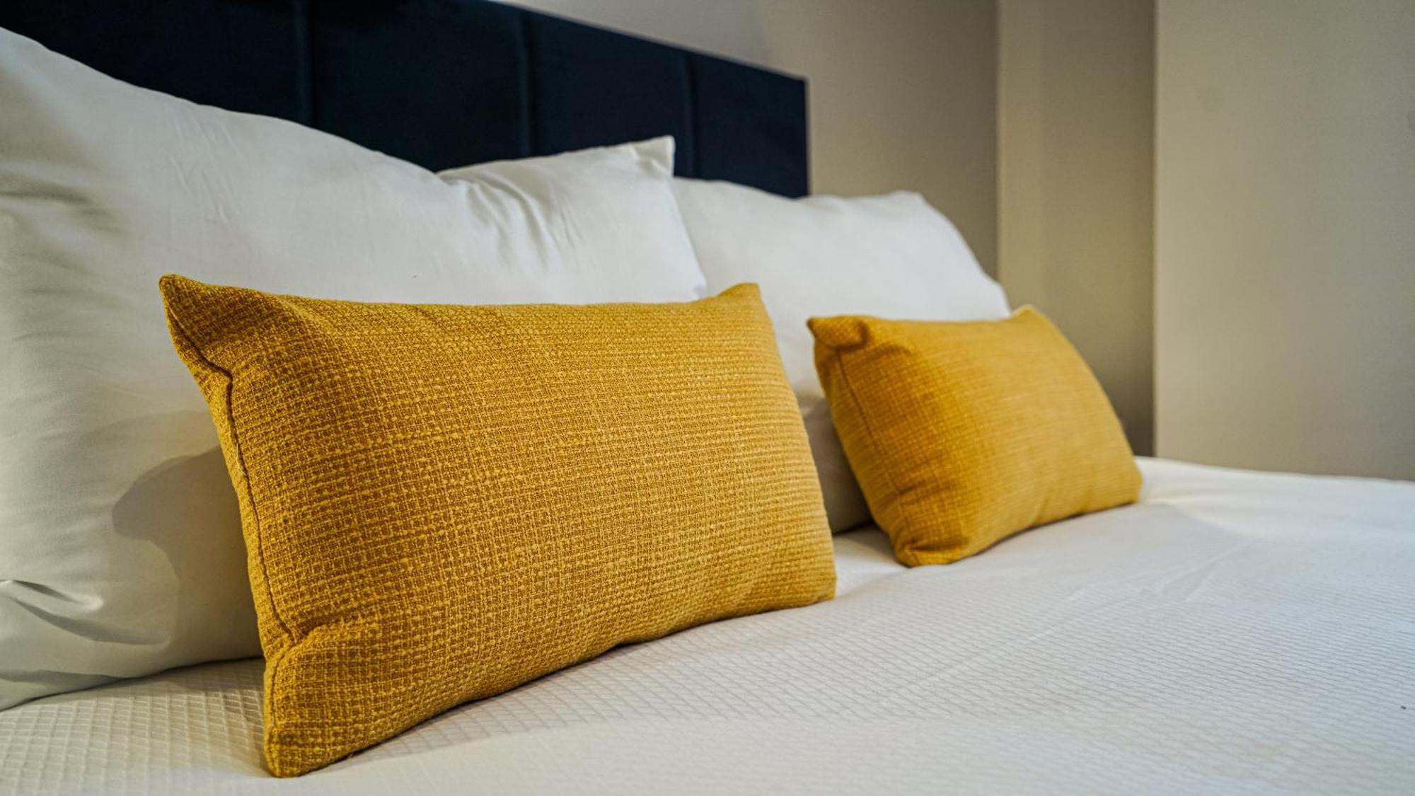Apartamentos Puente Romano Suites Merida Bagian luar foto