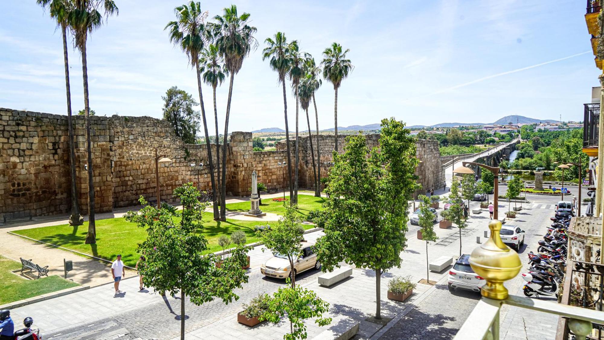 Apartamentos Puente Romano Suites Merida Bagian luar foto