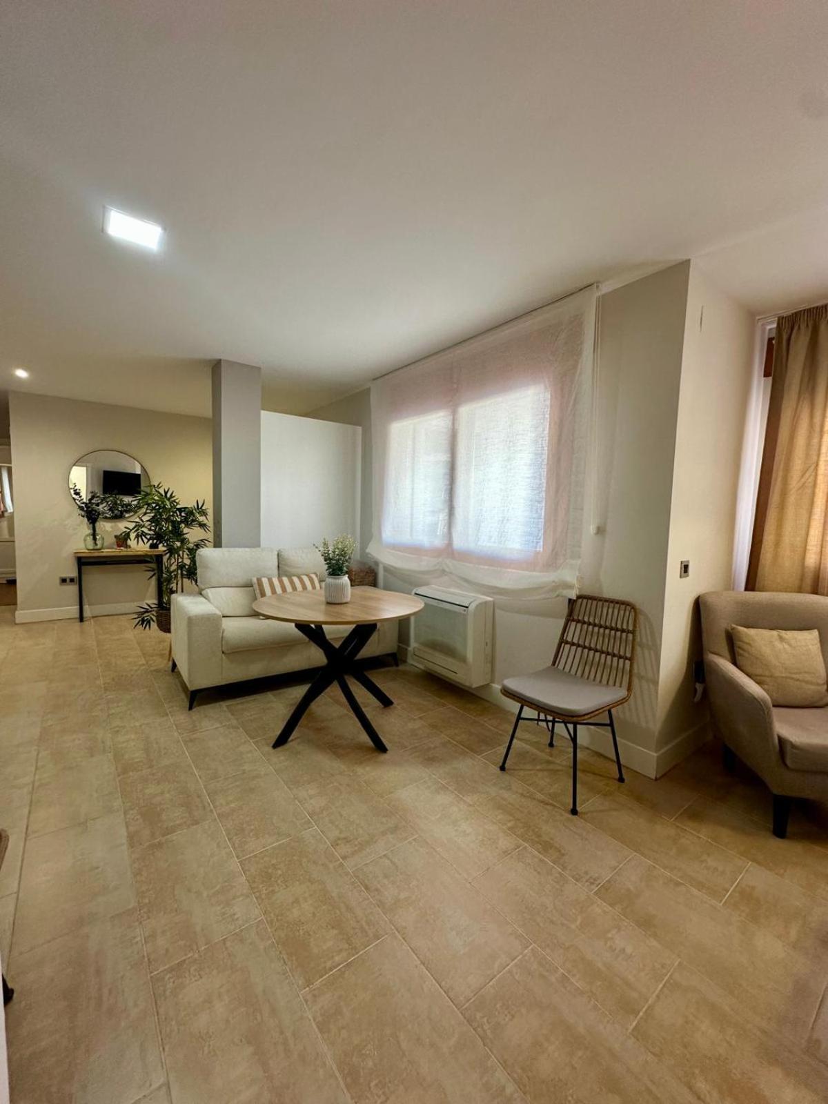 Apartamentos Puente Romano Suites Merida Bagian luar foto